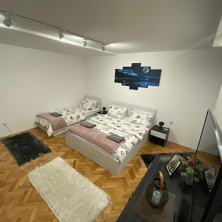 Apartman Bonaca Ni Εξωτερικό φωτογραφία